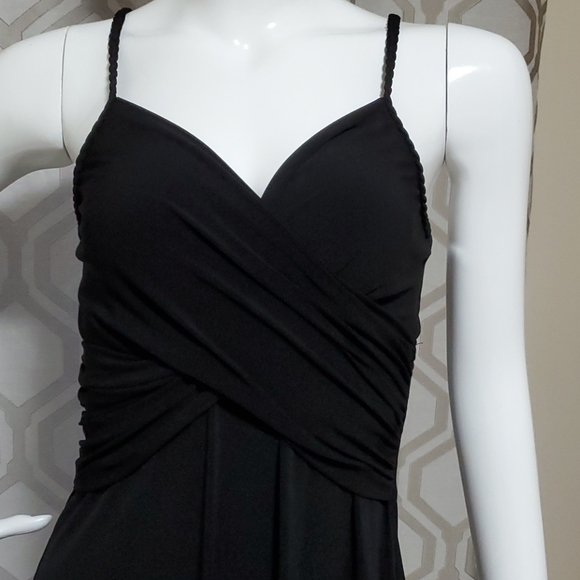 Beautiful criss cross dress - Picture 2 of 8